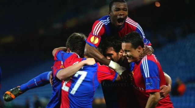 Video bàn thắng: Basel 3-0 Valencia (Europa League 2013/14)