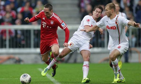 Augsburg - Bayern Munich: Cái uy của nhà vô địch