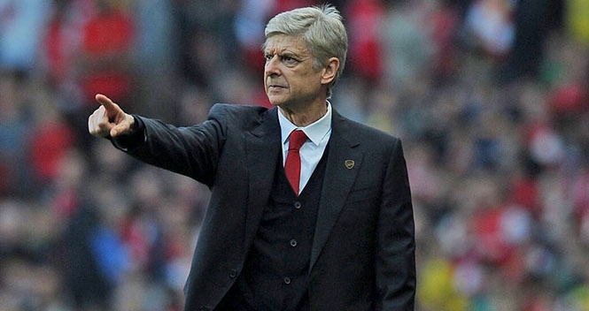 HLV Wenger xấu hổ và thừa nhận Arsenal khó vào Top 4