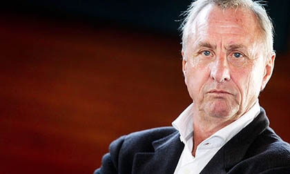 Johan Cruyff tiếp tục chỉ trích Hội đồng quản trị của Barca