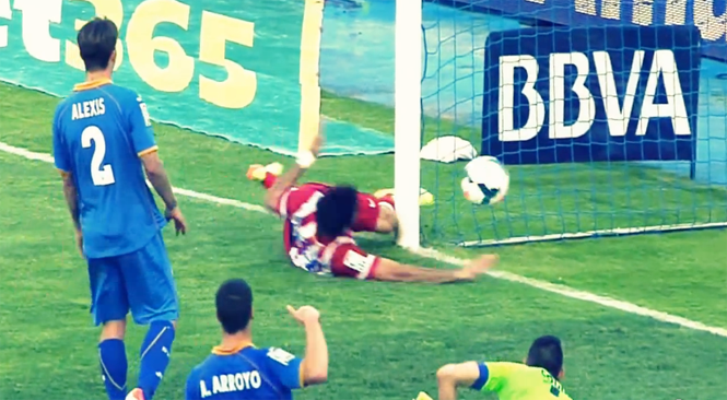Video bóng đá: Cận cảnh tình huống Diego Costa dính chấn thương