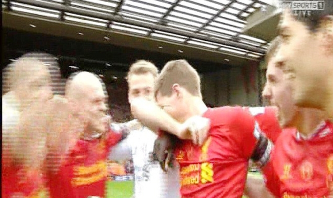 Video bóng đá: Steven Gerrard xúc động rơi nước mắt sau khi hạ Man City