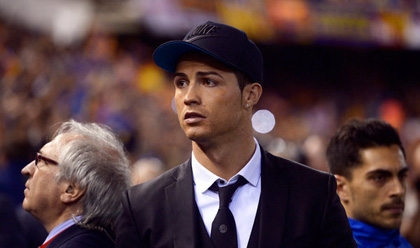 Ronaldo bàn luận về sự khác biệt giữa ngôi sao và 'cầu thủ chơi tốt'