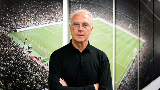 Huyền thoại Beckenbauer bực tức với lối đá của Bayern