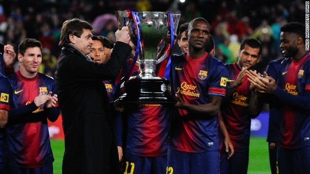 Video bóng đá: Những khoảnh khắc xúc động của Tito Vilanova cùng Barcelona