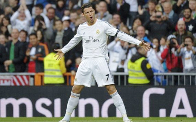 Video bóng đá: Màn trình diễn thách thức hùm xám Bayern của Ronaldo
