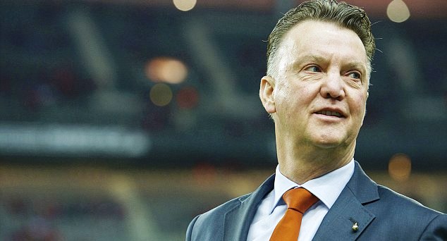 Arsene Wenger ca ngợi, ủng hộ Louis van Gaal tới Man United