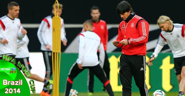 Bayern bị loại sớm, Joachim Loew mừng thầm!