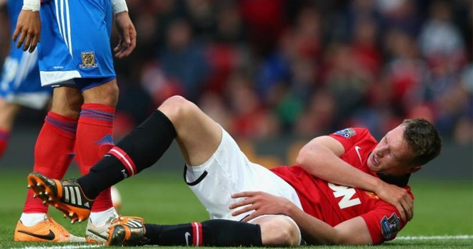 Phil Jones chấn thương nặng, nguy cơ bỏ lỡ World Cup 2014