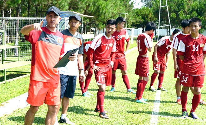 Trước ngày chốt danh sách, U19 Việt Nam gia cố hàng thủ