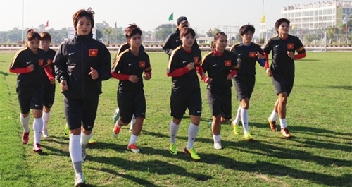 VCK Asian Cup 2014: ĐT nữ Việt Nam làm quen với sân Thống Nhất