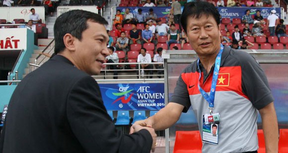 VFF làm việc với HLV Trần Vân Phát sau VCK Asian Cup nữ 2014