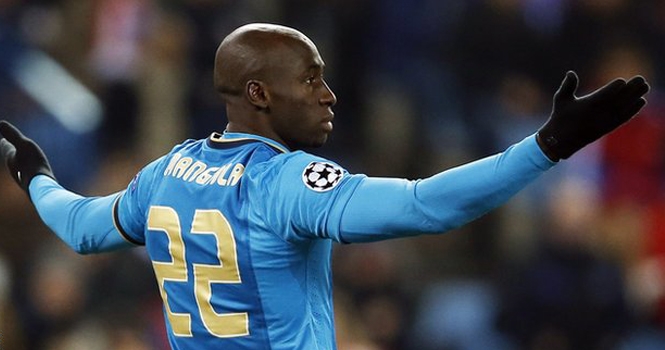 Rời Porto, Mangala chọn Man United, Man City hay Chelsea?