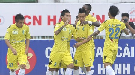 Hà Nội T&T thâu tóm hết danh hiệu tháng 5 V-League 2014