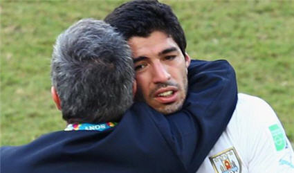 Uruguay quyết thắng Colombia vì Suarez