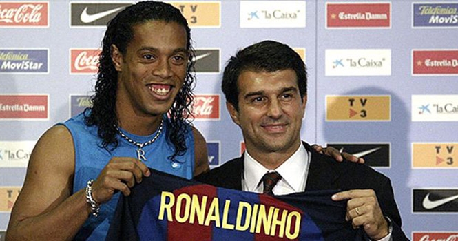Ronaldinho từng đối xử phũ phàng với Man United