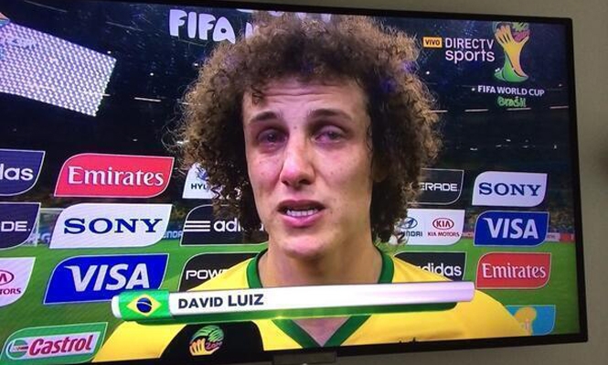 VIDEO: David Luiz không cầm được nước mắt sau thảm bại ở bán kết