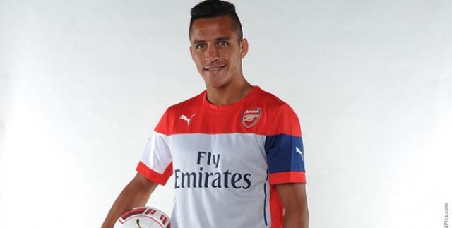Sanchez chính thức ra mắt Arsenal và mang áo số 17