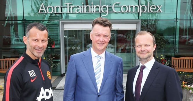 Van Gaal dùng tiền M.U làm từ thiện