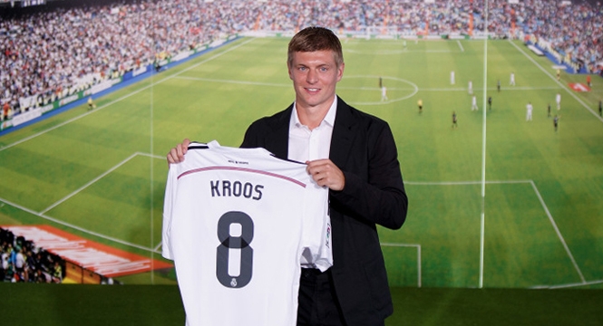 VIDEO: Toni Kroos chính thức ra mắt Real Madrid