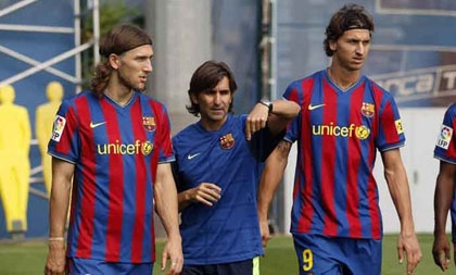 Tiết lộ: 'Ibra quát mắng Xavi và Iniesta - Messi như người ngoài hành tinh'