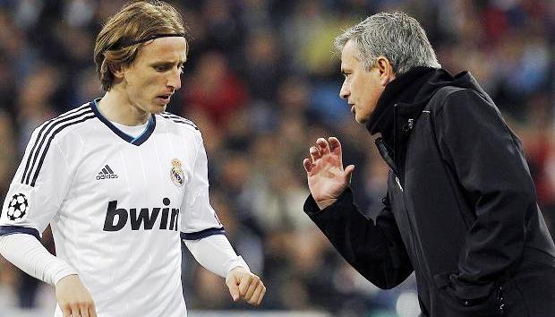 Mourinho hé lộ chuyện bị Luka Modric 'dội gáo nước lạnh'