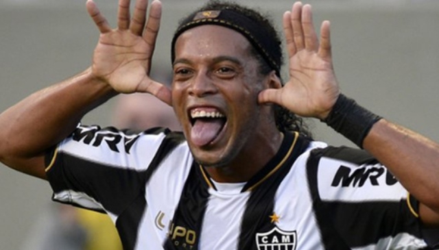 VIDEO: Những khoảnh khắc không thể quên của Ronaldinho tại Atletico Mineiro