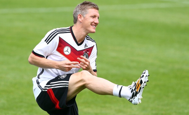 VIDEO: Chúc mừng sinh nhật Bastian Schweinsteiger