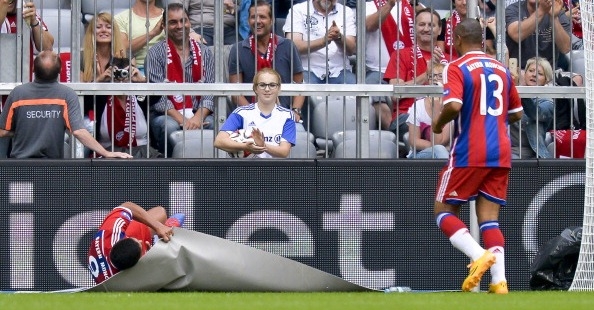 Video clip bàn thắng Huyền thoại Bayern 3-3 Huyền thoại Man Utd