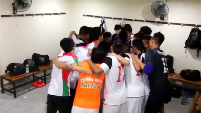 VIDEO: U19 Việt Nam ăn mừng đầy cảm xúc sau trận thắng U22 Singapore
