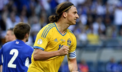 Ibra giúp Thụy Điển dự World Cup