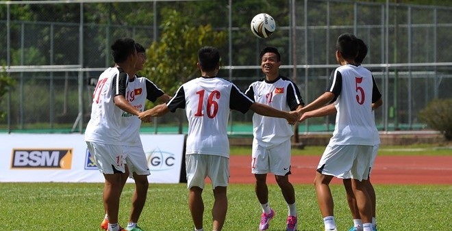 U19 Việt Nam vui vẻ chuẩn bị cho 'đại chiến' với U19 Indonesia