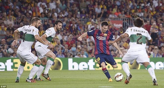 VIDEO: Cú đúp và màn trình diễn diễn ấn tượng của Messi vs Elche