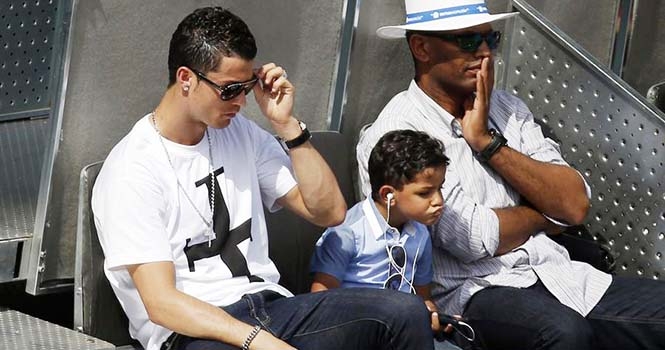 CR7 lần đầu tiết lộ về mẹ của tiểu Ronaldo