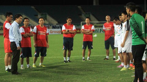Lãnh đạo VFF thăm và động viên U19 Việt Nam trước trận gặp U19 Australia