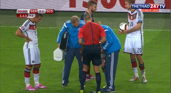 VIDEO: Cận cảnh chấn thương của Marco Reus trong trận Đức 2-1 Scotland
