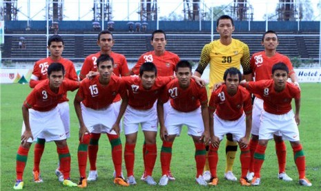 Bị loại sớm, U19 indonesia lên đường đá giao hữu với U19 Barca