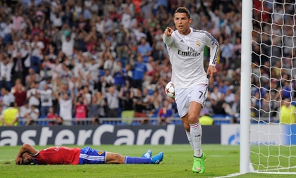 Ronaldo cần nhớ công việc chính của anh là đá bóng!