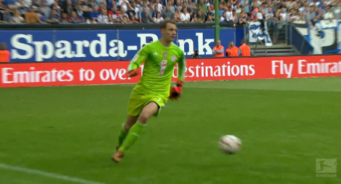 VIDEO: Manuel Neuer bỏ khung thành, thi đấu như hậu vệ ở trận gặp Hamburg