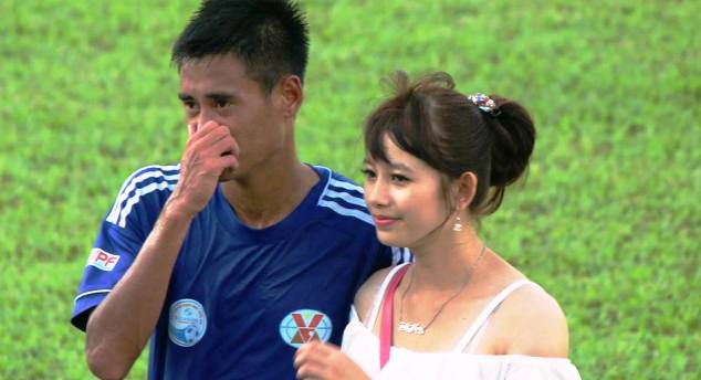 Người hùng U23 Việt Nam được bà xã thưởng nóng