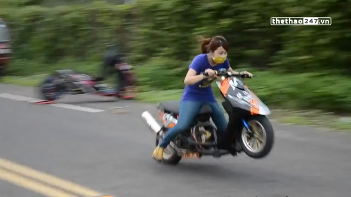 VIDEO: Khi nữ quái xế Việt Nam đam mê tốc độ