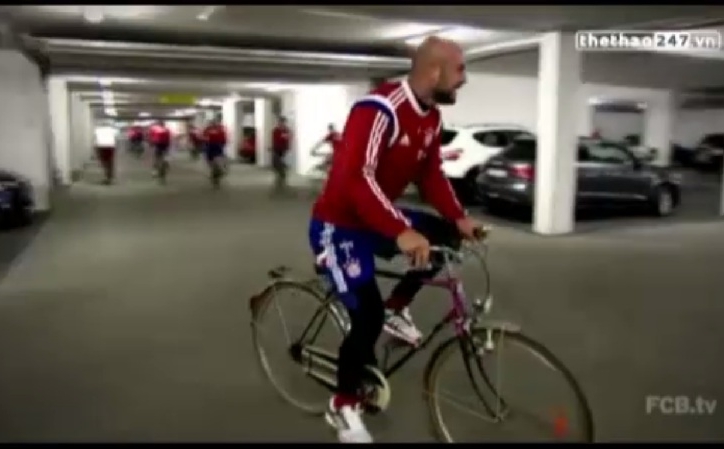 VIDEO: Bí kíp tập luyện thể lực của các cầu thủ Bayern - xe đạp lên ngôi