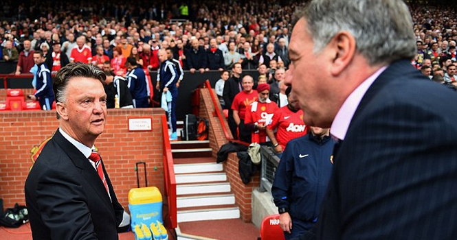 HLV Van Gaal phá vỡ truyền thống tại sân Old Trafford
