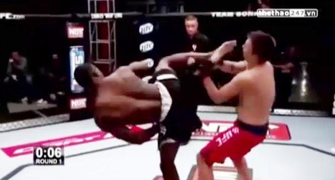 Video võ thuật: Cú knock out 'rợn người' ở giải đấu UFC