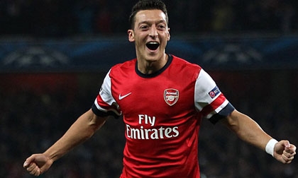 Arsenal 3 lần từ chối bán Ozil với mức giá kỷ lục