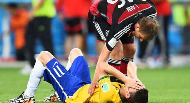 Philipp Lahm: ''Đức đã tha cho Brazil trong hiệp 2''