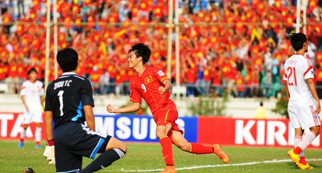 Cựu sao Trung Quốc từng dự World Cup nói gì về U19 Việt Nam?