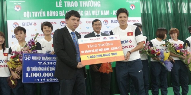 ĐT nữ Việt Nam nhận thưởng 2 tỷ đồng sau thành công tại Asiad 17
