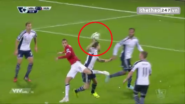 VIDEO: Phút 73, Trọng tài từ chối penalty cho MU (West Brom 2-1 Man Utd)