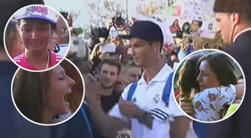 Fan nữ gào khóc khi gặp Ronaldo
